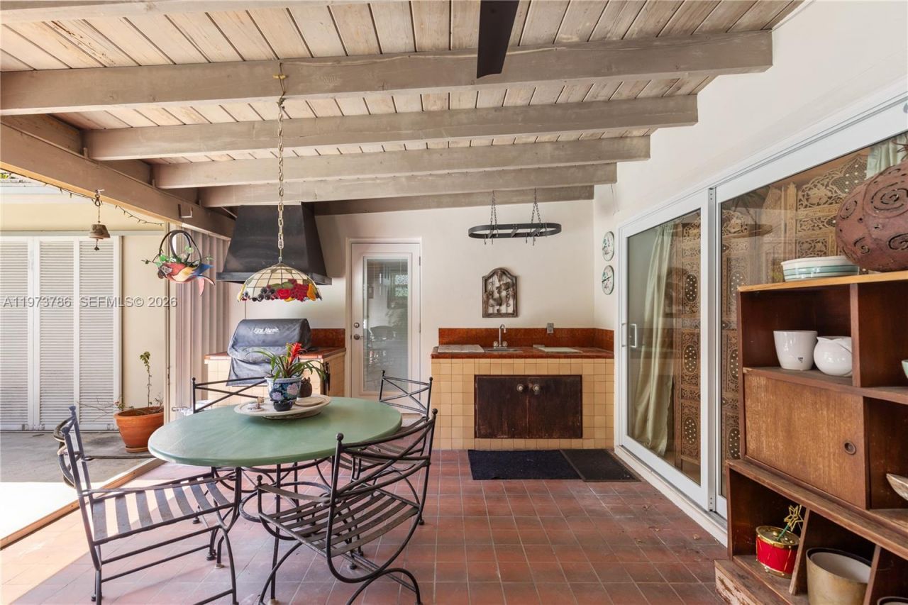 7010 SW 148th Ter , Palmetto Bay, FL 33158 Photo