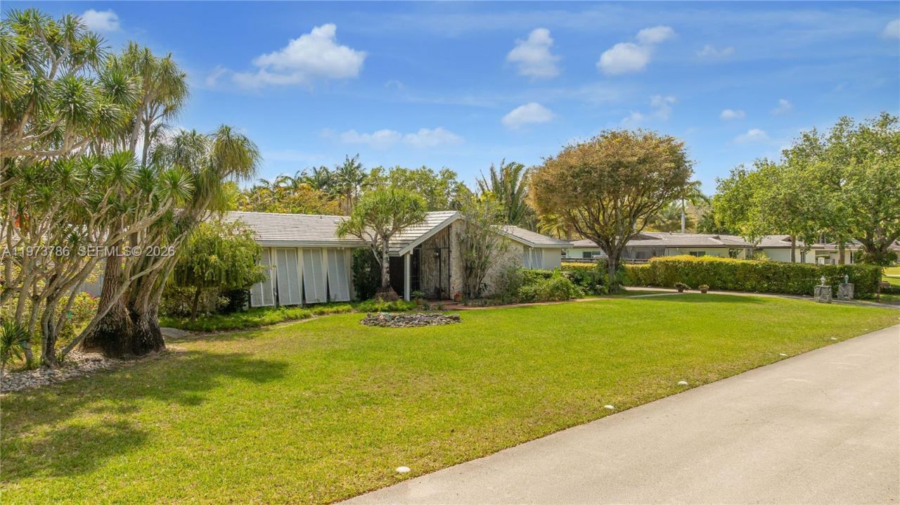 7010 SW 148th Ter , Palmetto Bay, FL 33158 Photo