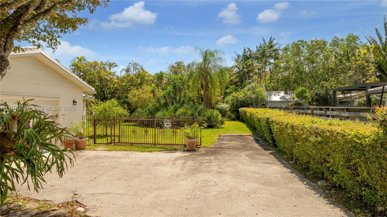 7010 SW 148th Ter , Palmetto Bay, FL 33158 Photo