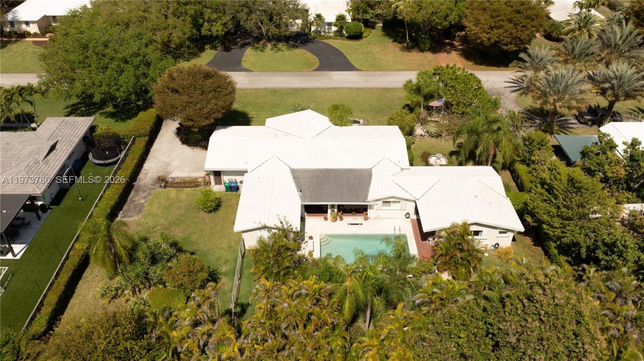 7010 SW 148th Ter , Palmetto Bay, FL 33158 Photo