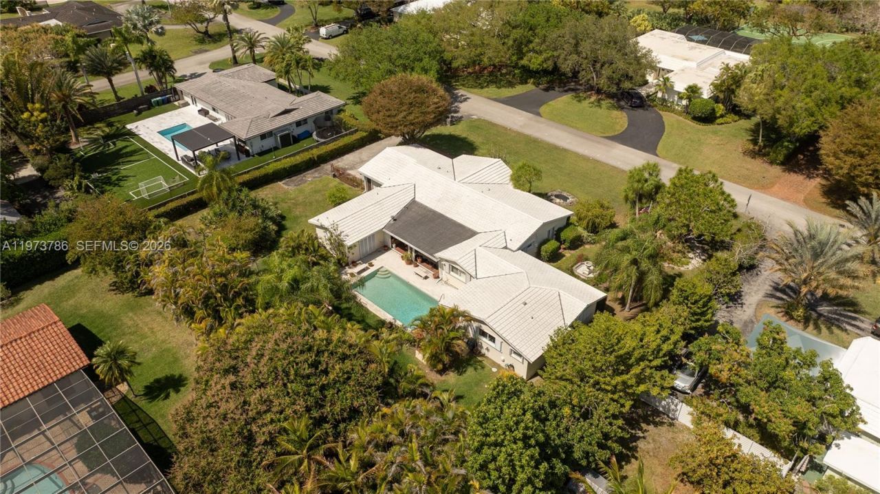 7010 SW 148th Ter , Palmetto Bay, FL 33158 Photo