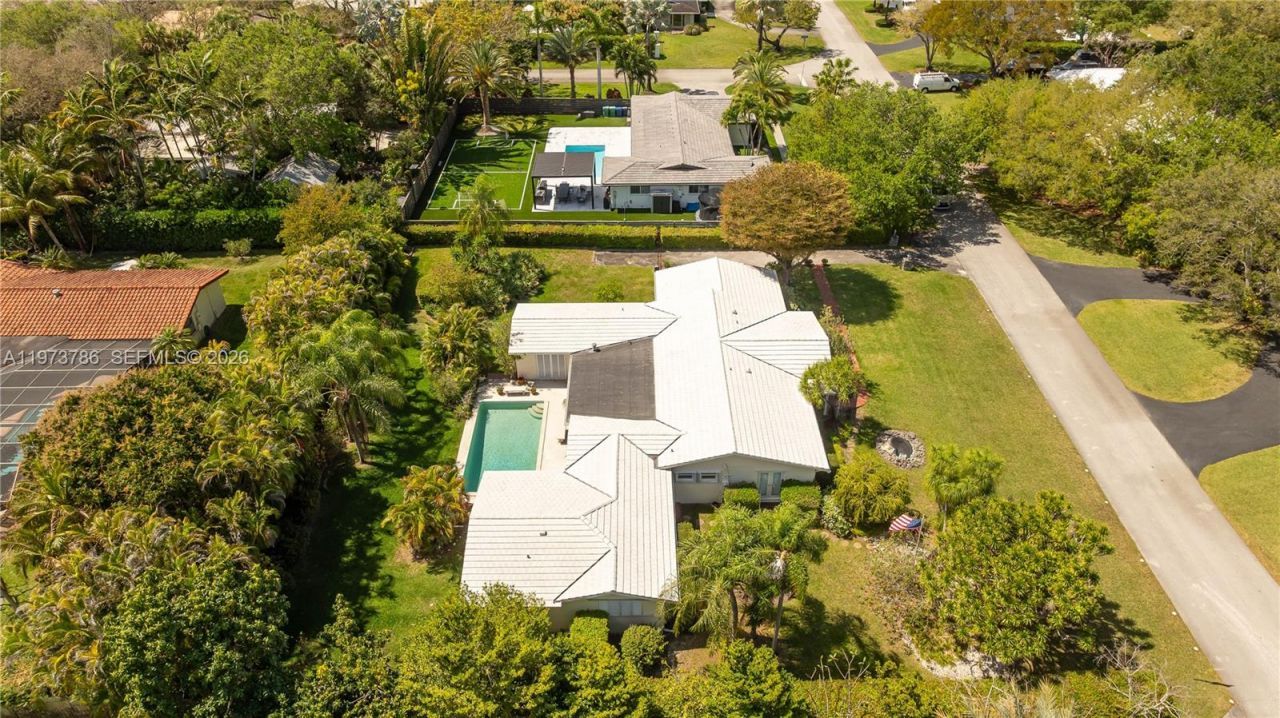 7010 SW 148th Ter , Palmetto Bay, FL 33158 Photo