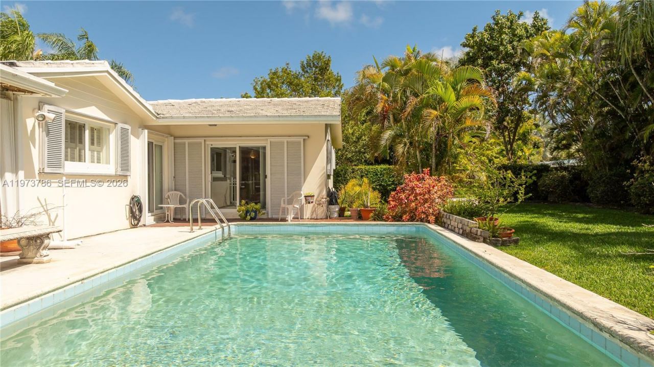 7010 SW 148th Ter , Palmetto Bay, FL 33158 Photo