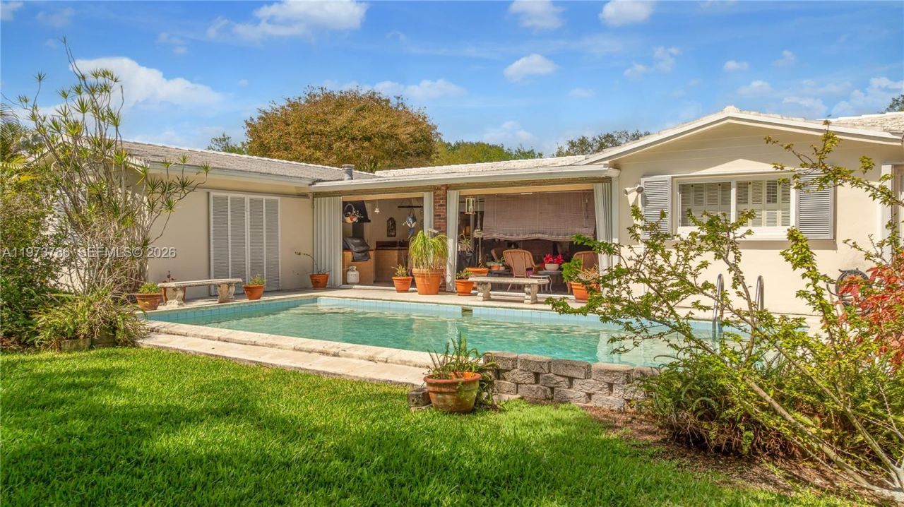 7010 SW 148th Ter , Palmetto Bay, FL 33158 Photo