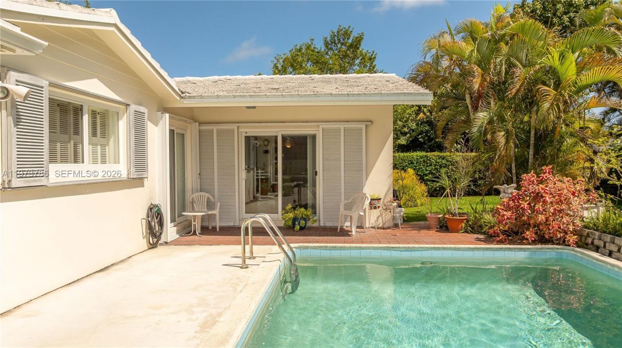 7010 SW 148th Ter , Palmetto Bay, FL 33158 Photo