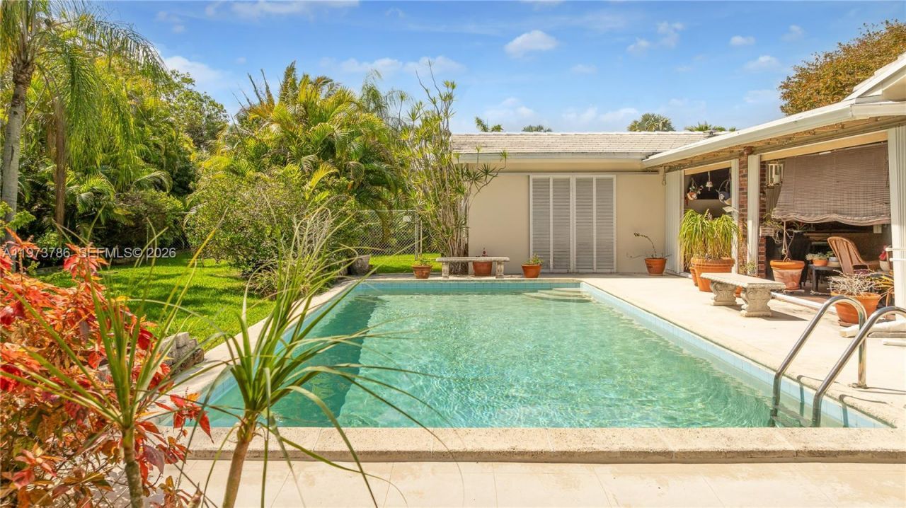 7010 SW 148th Ter , Palmetto Bay, FL 33158 Photo