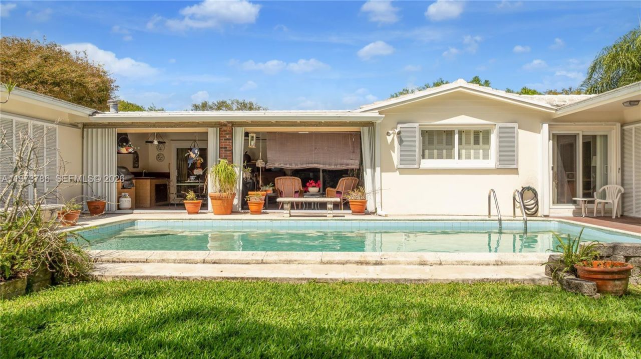 7010 SW 148th Ter , Palmetto Bay, FL 33158 Photo