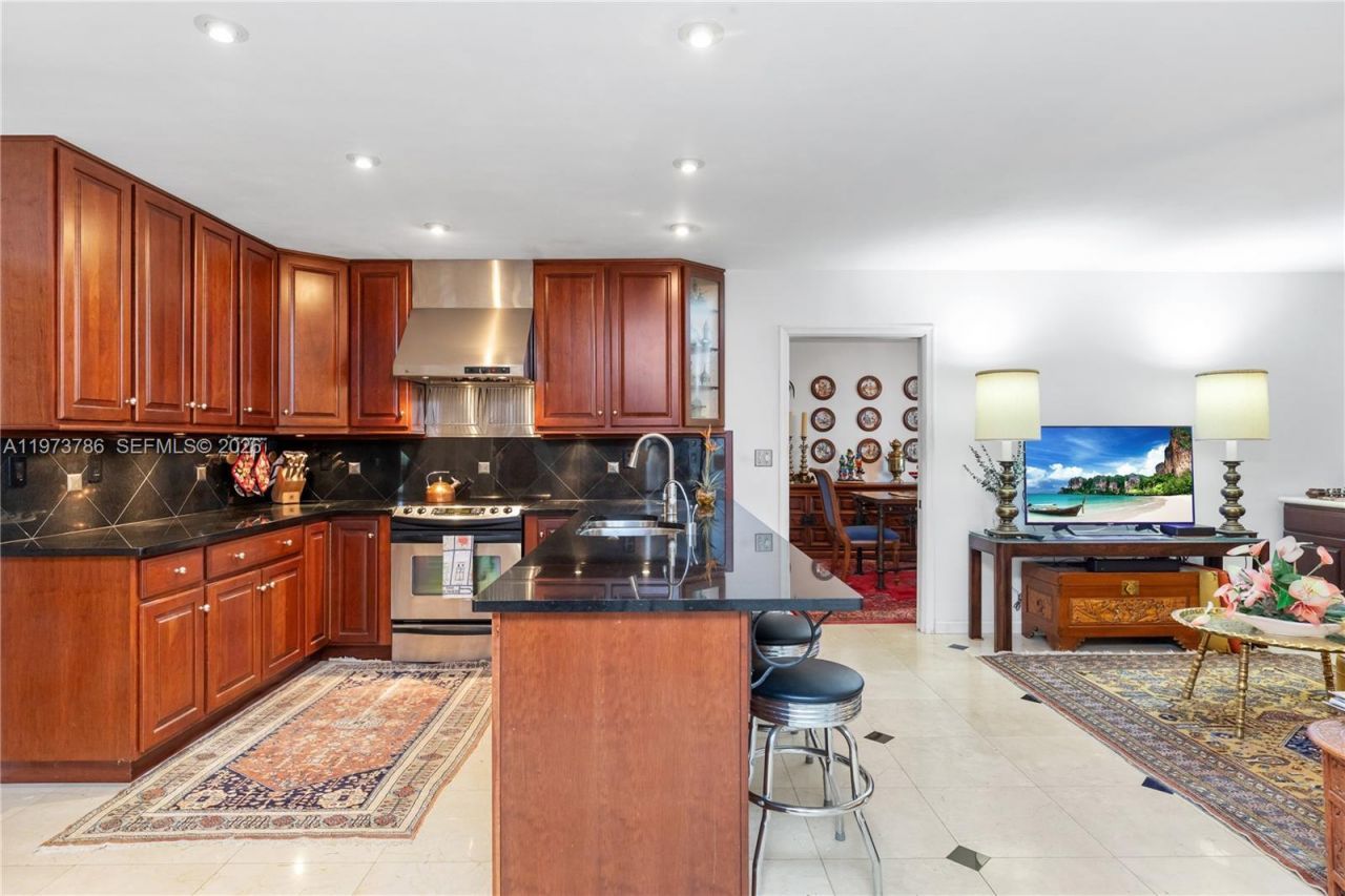 7010 SW 148th Ter , Palmetto Bay, FL 33158 Photo