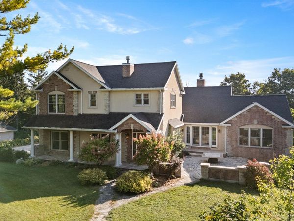 W6679 Red Fox Run, Plymouth, WI 53073