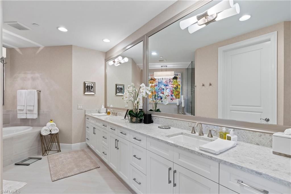 16391 Viansa Way, Unit 101, Naples, FL 34110 Photo