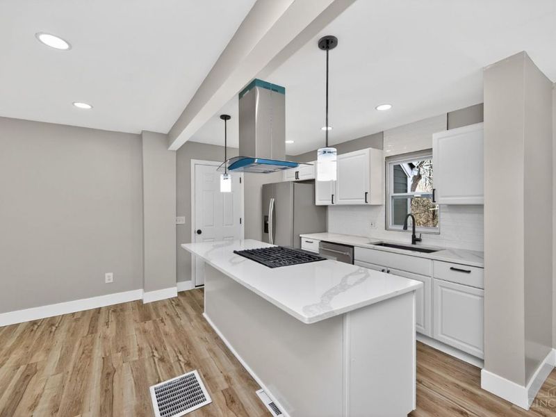 48 Damon Road, Greenhills, OH 45218 Photo 14