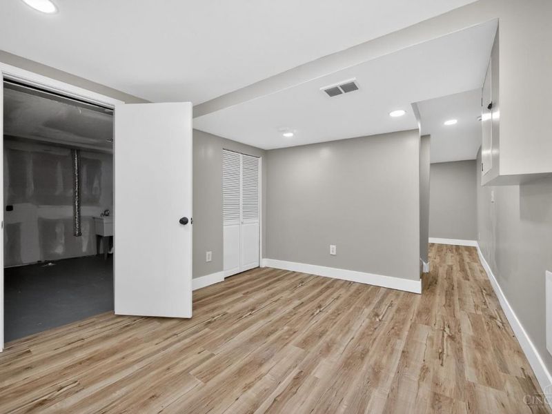 48 Damon Road, Greenhills, OH 45218 Photo 46