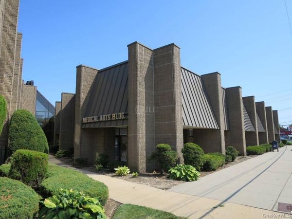 1575 Hillside Avenue , Unit LL3/LL4, New Hyde Park, NY 11040