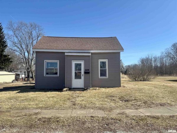 609 S ILLINOIS Street, Lewistown, IL 61542