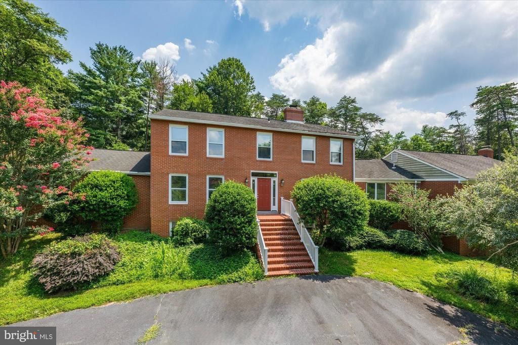 1013 Union Church Road, McLean, VA 22102 Main Photo