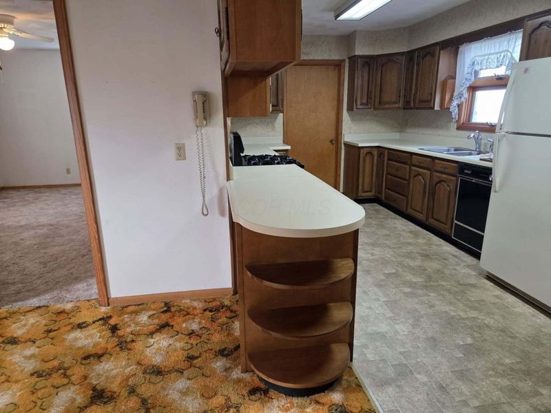 107 E North Street, Hebron, OH 43025 Photo 3