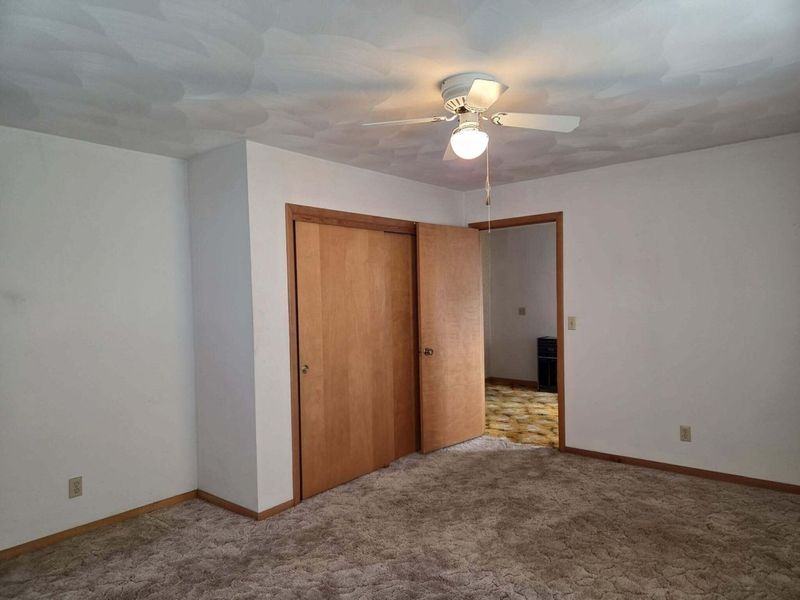 107 E North Street, Hebron, OH 43025 Photo 5