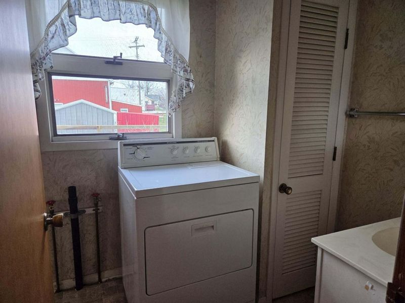 107 E North Street, Hebron, OH 43025 Photo 9