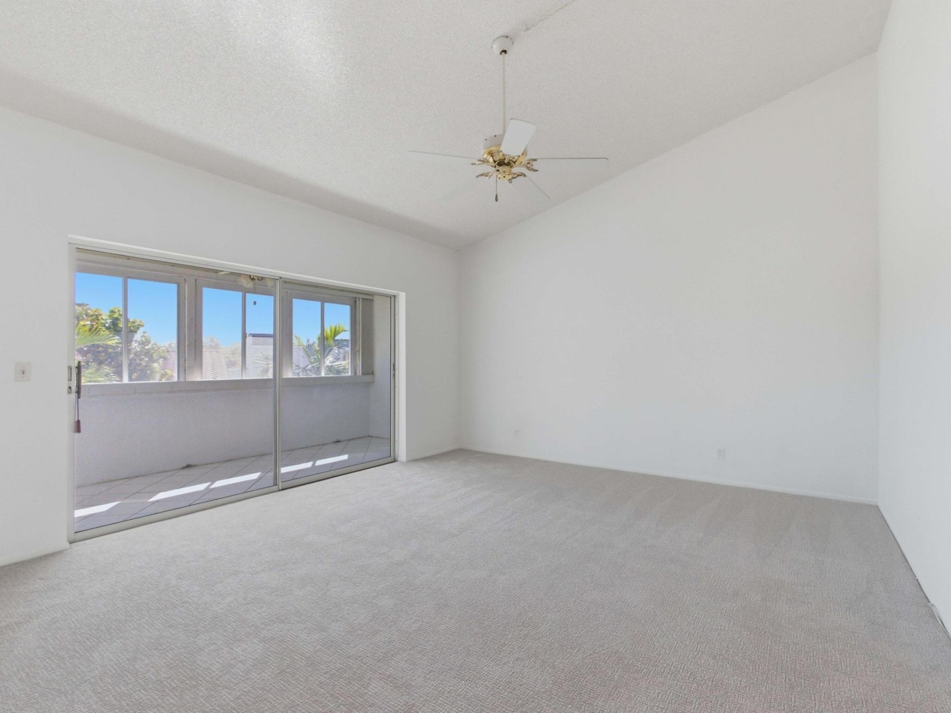 2580 Boundbrook Boulevard, Unit 202, Palm Springs, FL 33406 Photo