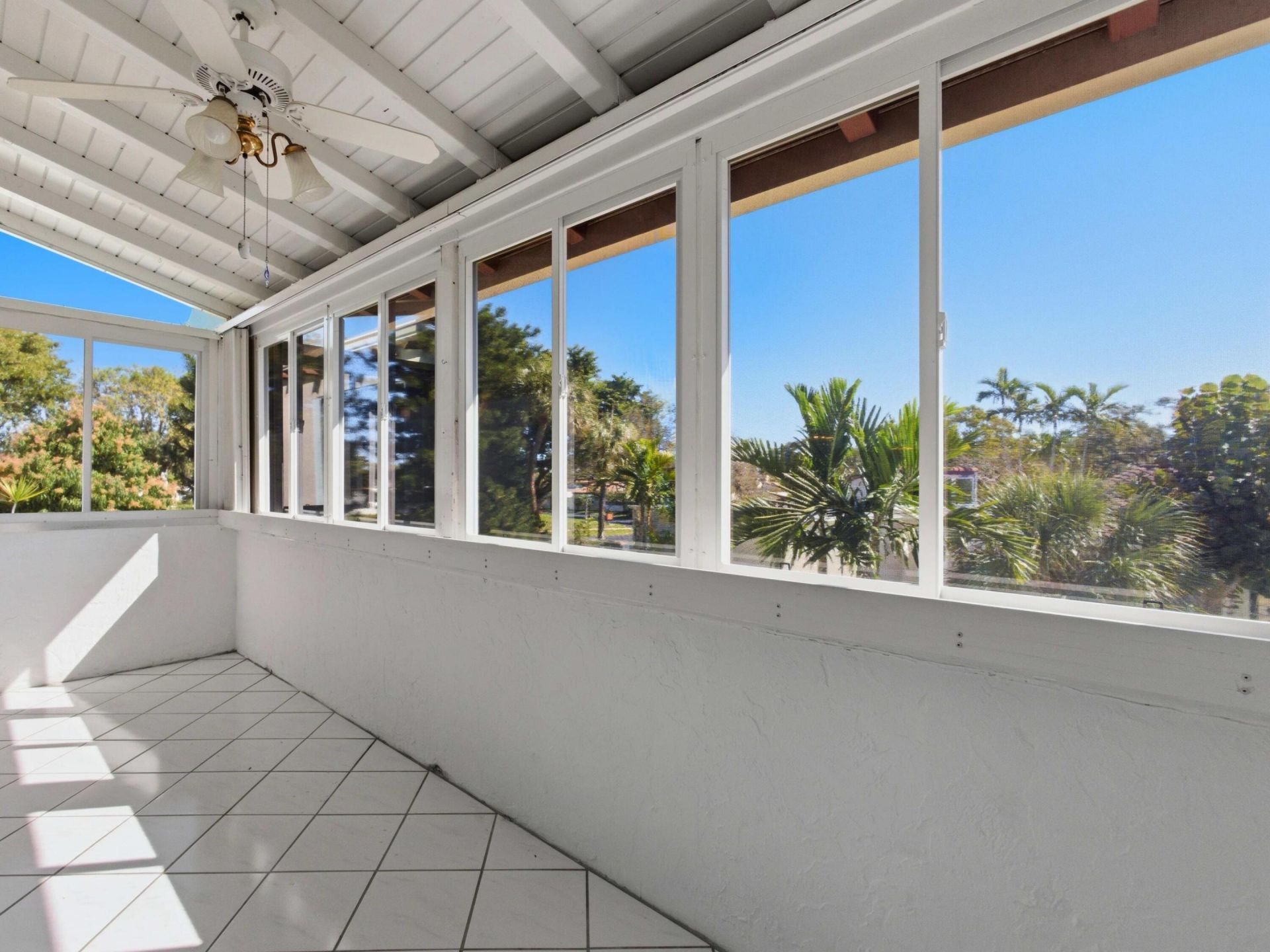 2580 Boundbrook Boulevard, Unit 202, Palm Springs, FL 33406 Photo