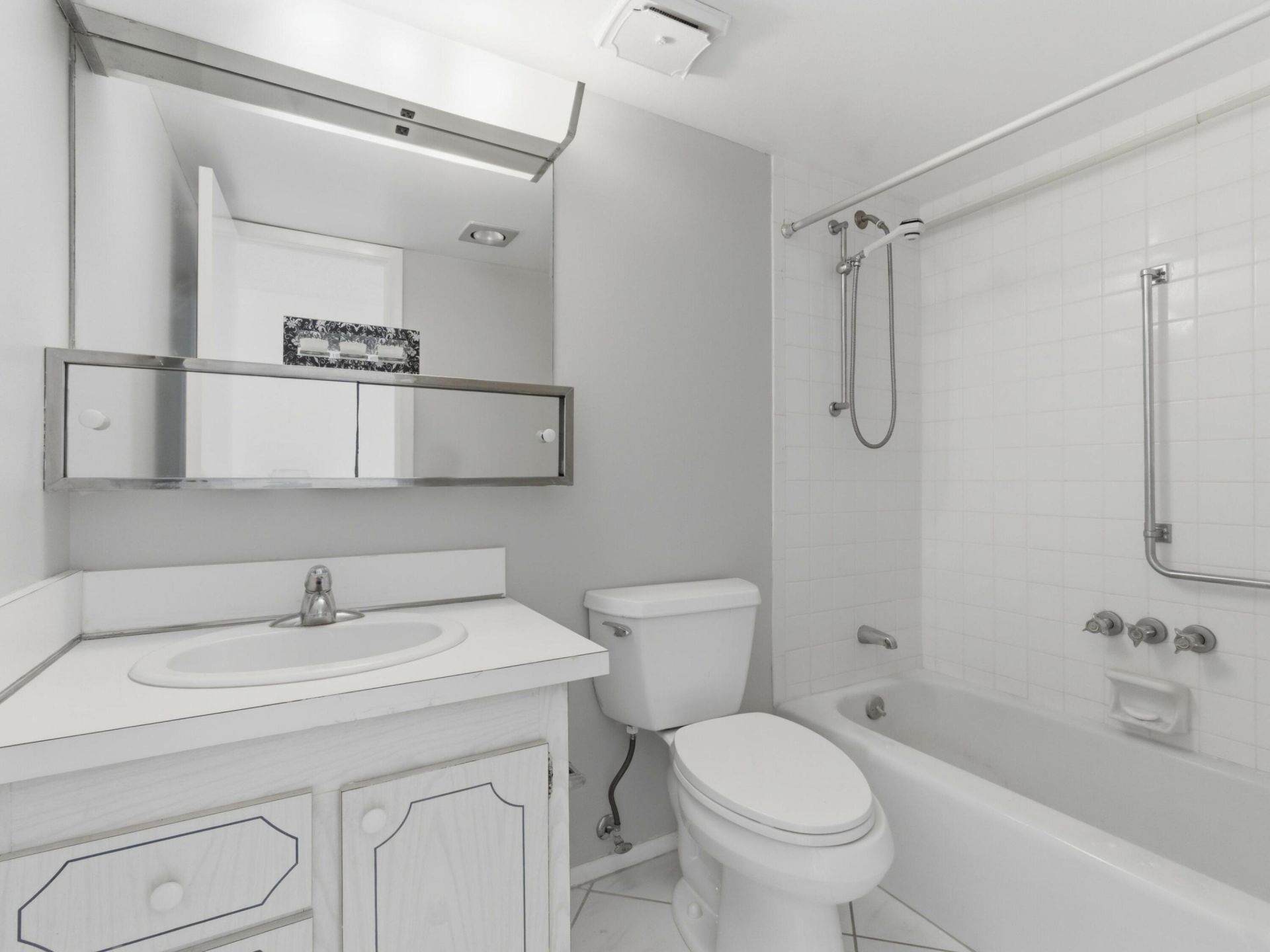 2580 Boundbrook Boulevard, Unit 202, Palm Springs, FL 33406 Photo