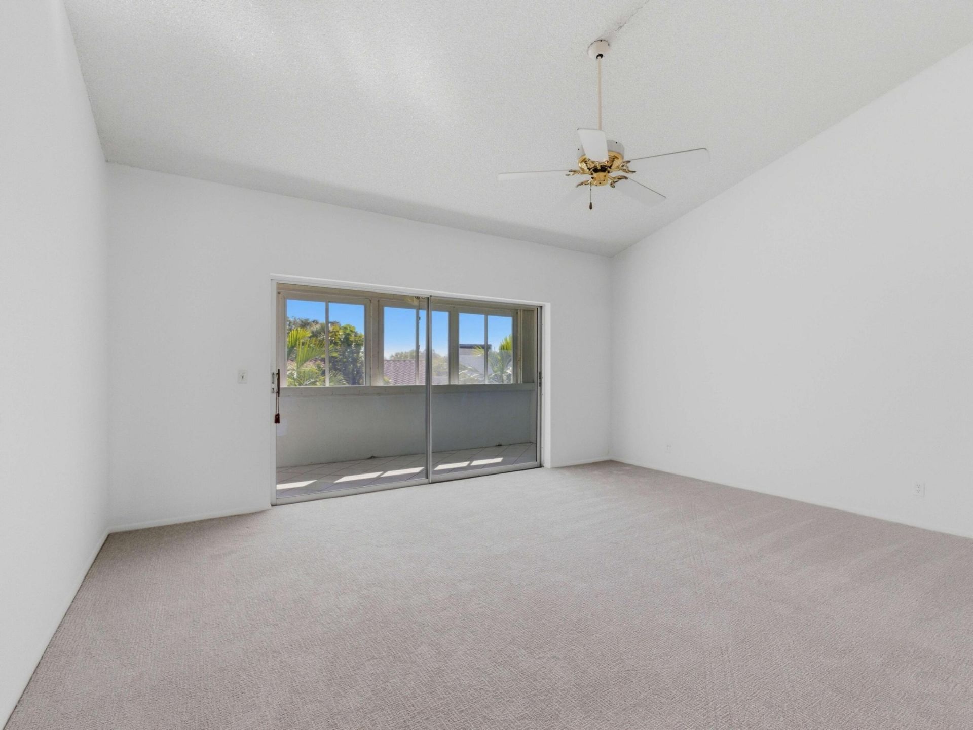 2580 Boundbrook Boulevard, Unit 202, Palm Springs, FL 33406 Photo