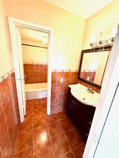 2000 NE 135th St, Unit 207, North Miami, FL 33181 Photo