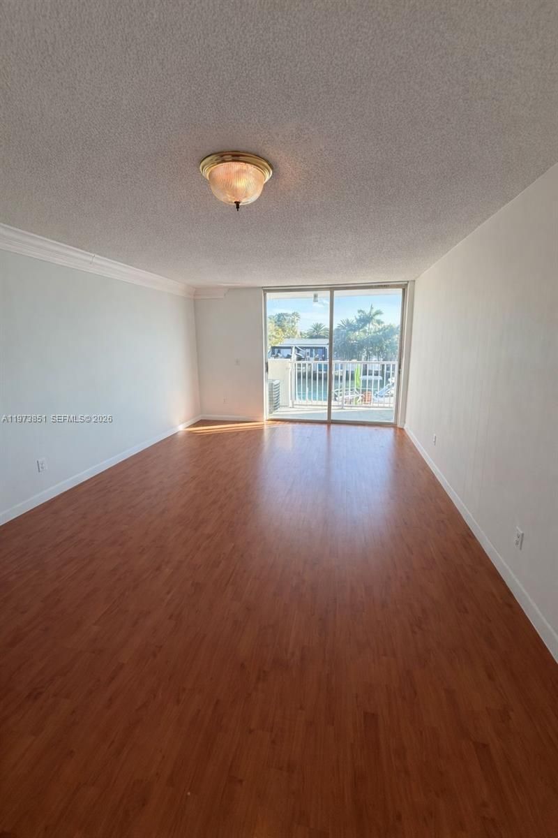 2000 NE 135th St, Unit 207, North Miami, FL 33181 Photo