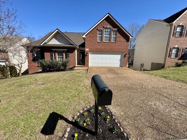 719 E Woodlands Trl, Nashville, TN 37211