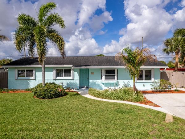 1061 Pineway Drive, Haverhill, FL 33417