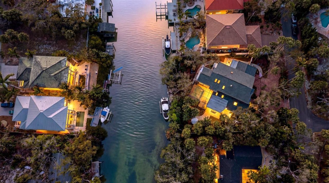 5045 Oxford Drive, Sarasota, FL 34242 Photo