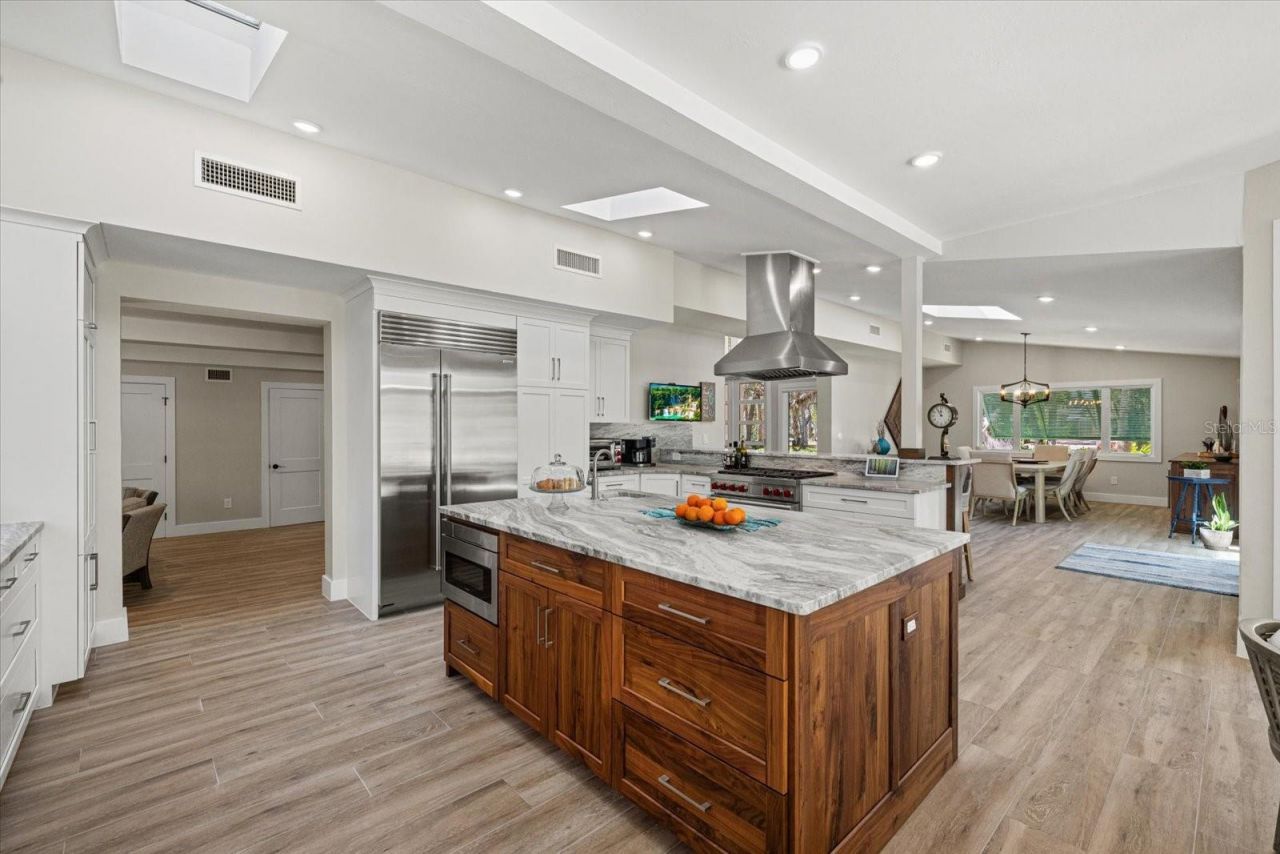 5045 Oxford Drive, Sarasota, FL 34242 Photo