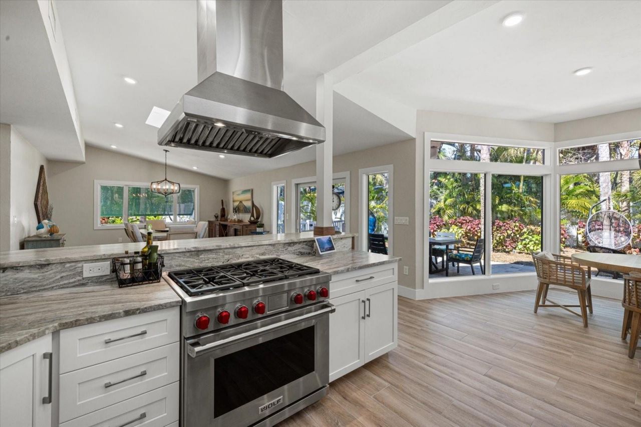 5045 Oxford Drive, Sarasota, FL 34242 Photo