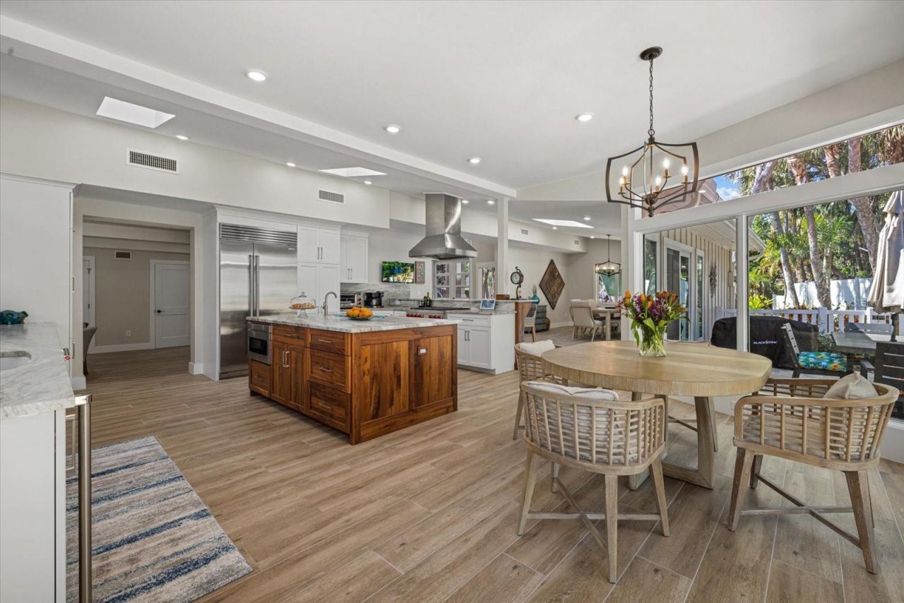 5045 Oxford Drive, Sarasota, FL 34242 Photo