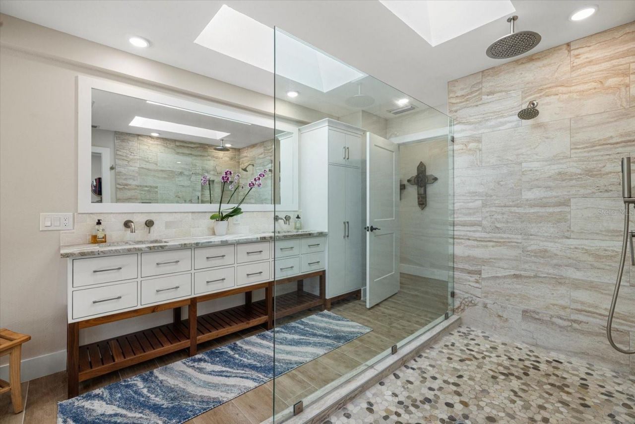 5045 Oxford Drive, Sarasota, FL 34242 Photo