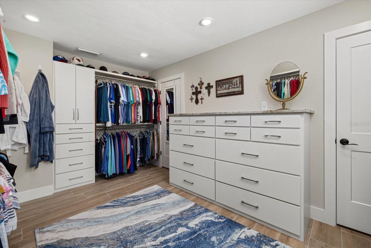 5045 Oxford Drive, Sarasota, FL 34242 Photo