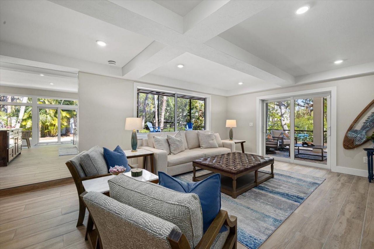 5045 Oxford Drive, Sarasota, FL 34242 Photo