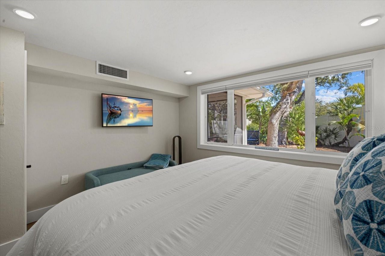 5045 Oxford Drive, Sarasota, FL 34242 Photo