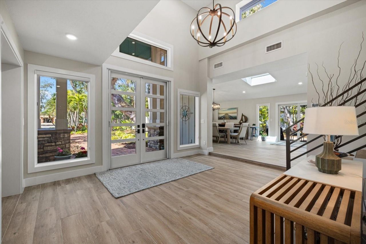 5045 Oxford Drive, Sarasota, FL 34242 Photo