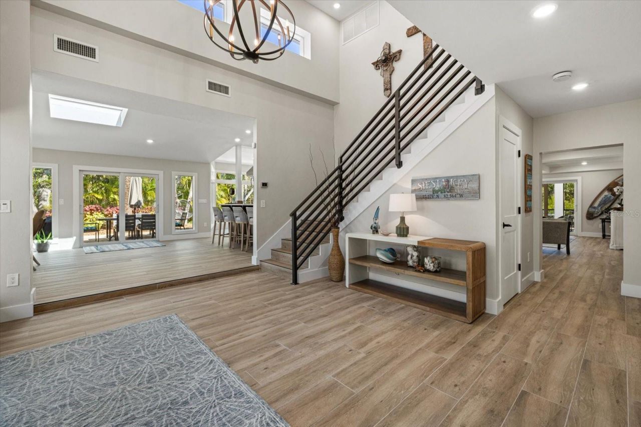 5045 Oxford Drive, Sarasota, FL 34242 Photo