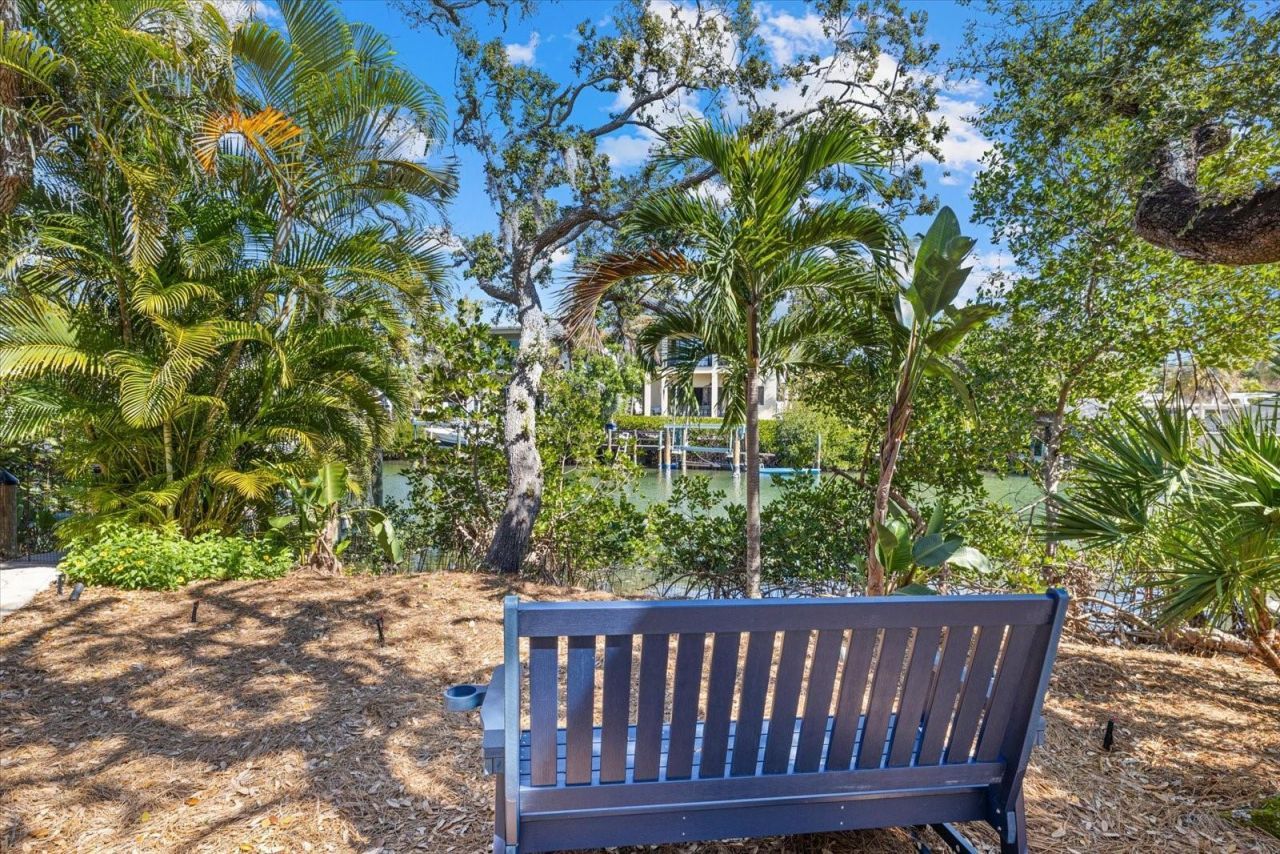 5045 Oxford Drive, Sarasota, FL 34242 Photo