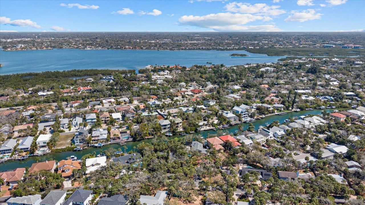 5045 Oxford Drive, Sarasota, FL 34242 Photo