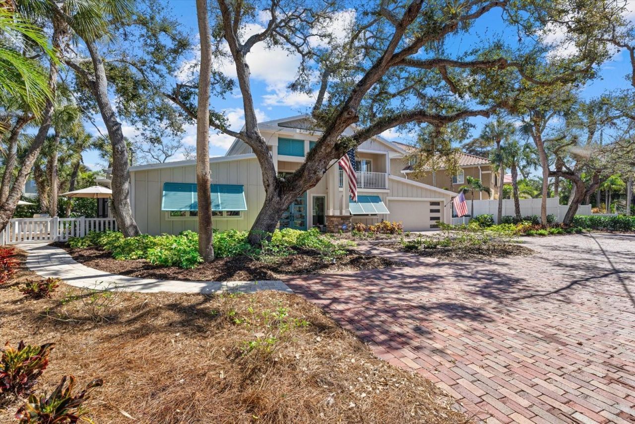 5045 Oxford Drive, Sarasota, FL 34242 Photo