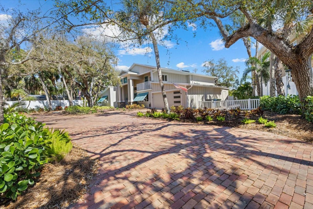 5045 Oxford Drive, Sarasota, FL 34242 Photo
