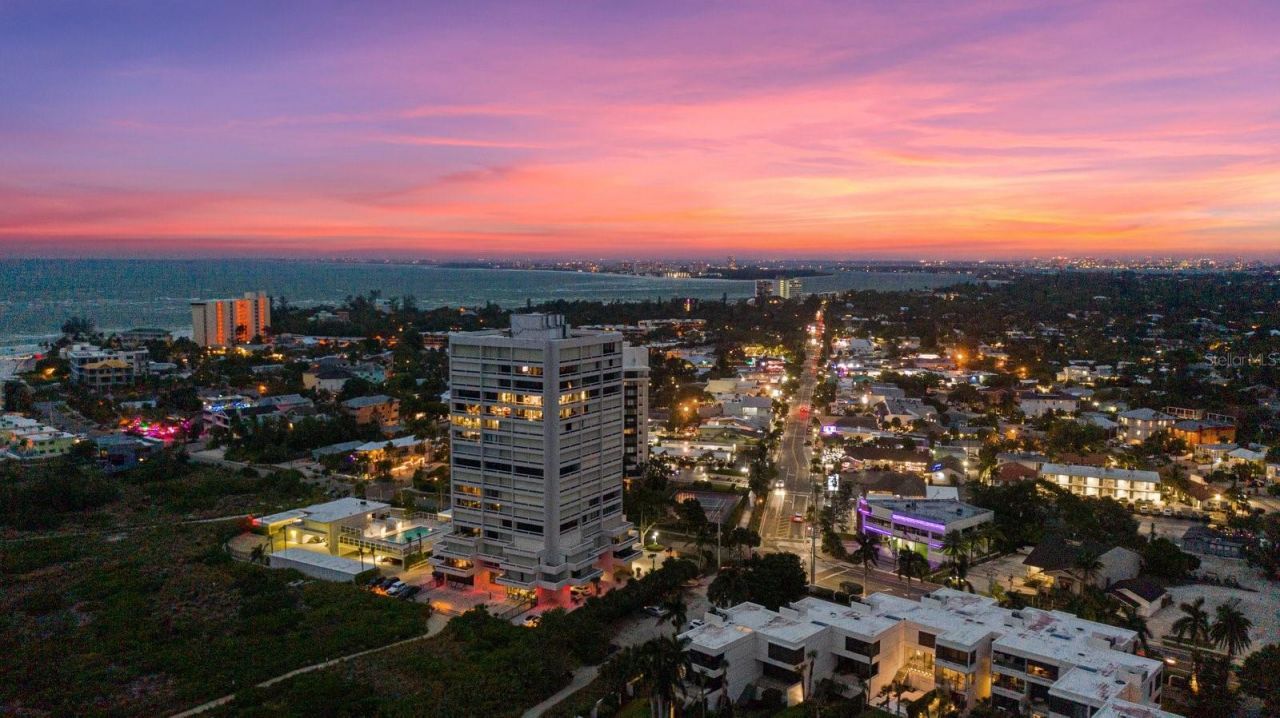 5045 Oxford Drive, Sarasota, FL 34242 Photo