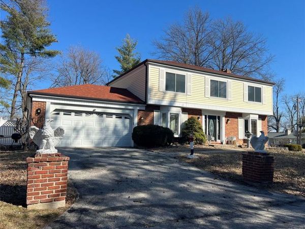 9401 Stacy Place Lane , Olivette, MO 63132