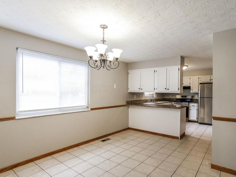 9656 Meadow Wood Drive, Pickerington, OH 43147 Photo 5