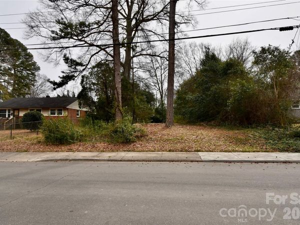 4210 Dinglewood Avenue , Charlotte, NC 28205