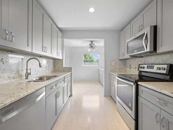 550 SW 137th Ave, Unit 401L, Pembroke Pines, FL 33027