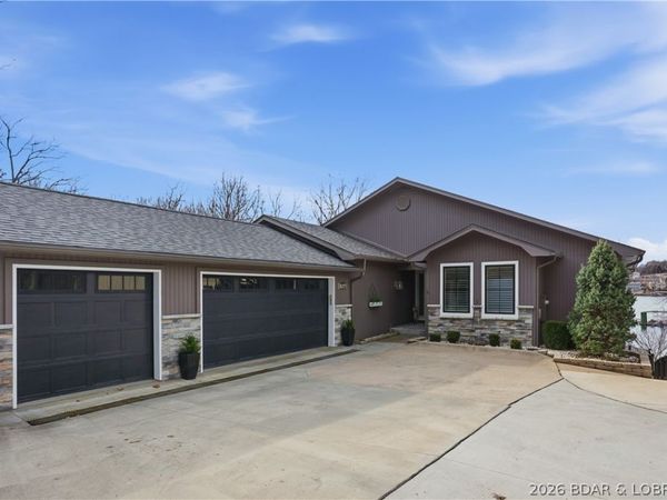 637 Castle Garden Road , Sunrise Beach, MO 65079